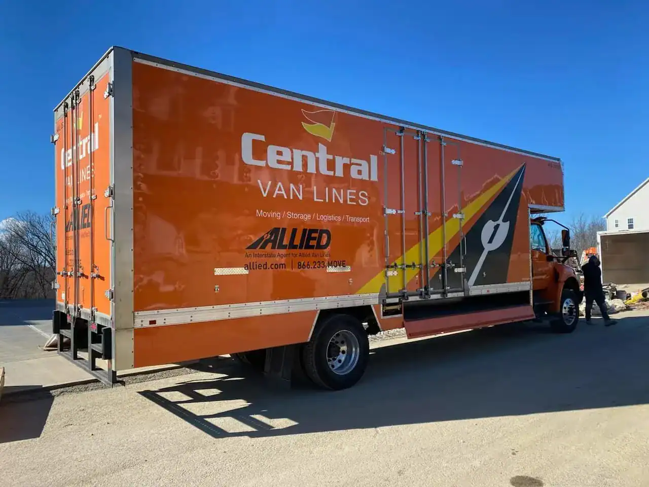 Central Van Lines packing and loading for a corporate transfer