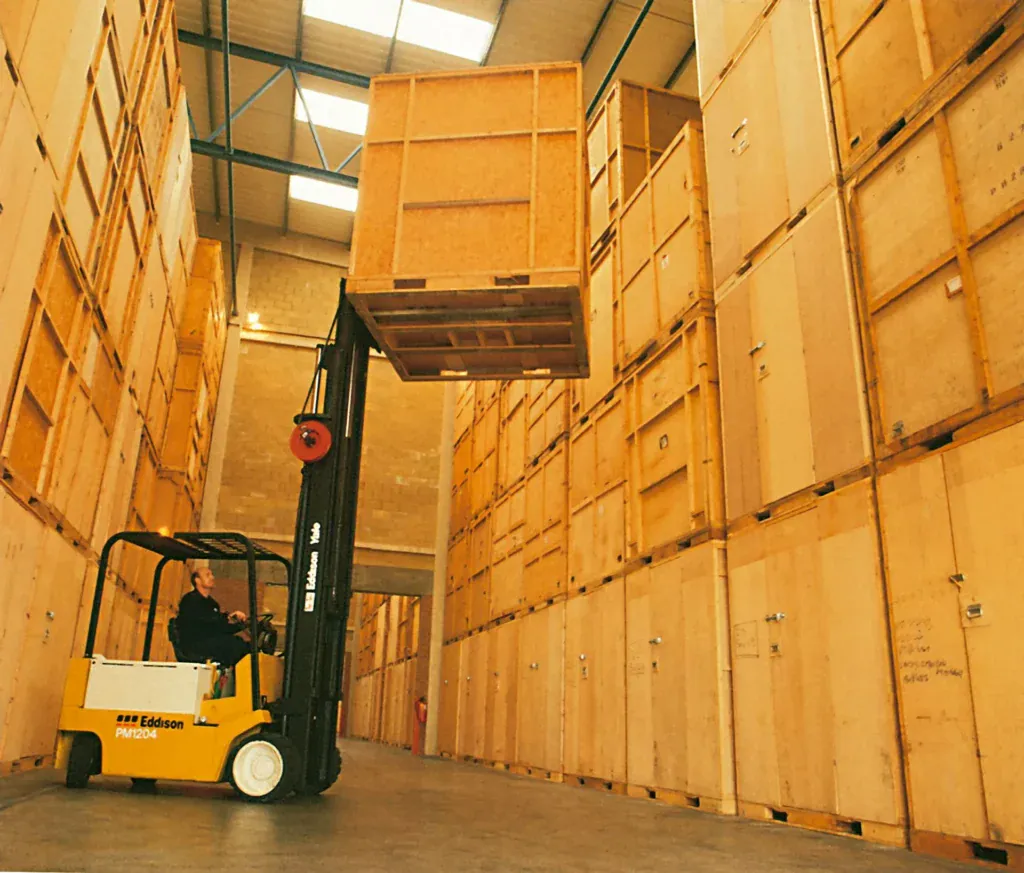 Warehousing Vs 3PL